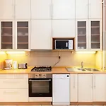 Spacious And Comfy Very Central Apartment