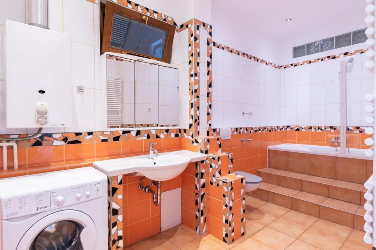 Spacious And Comfy Very Apartment Budapest