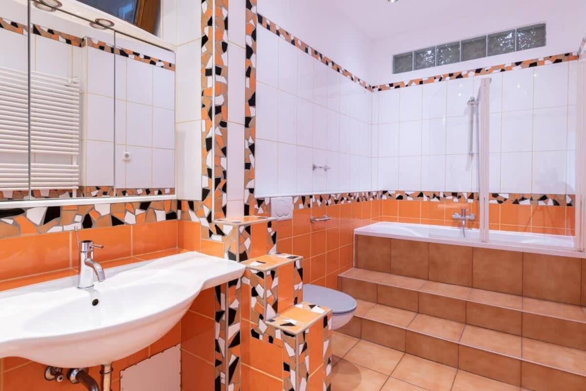 Apartment Spacious And Comfy Very Budapest