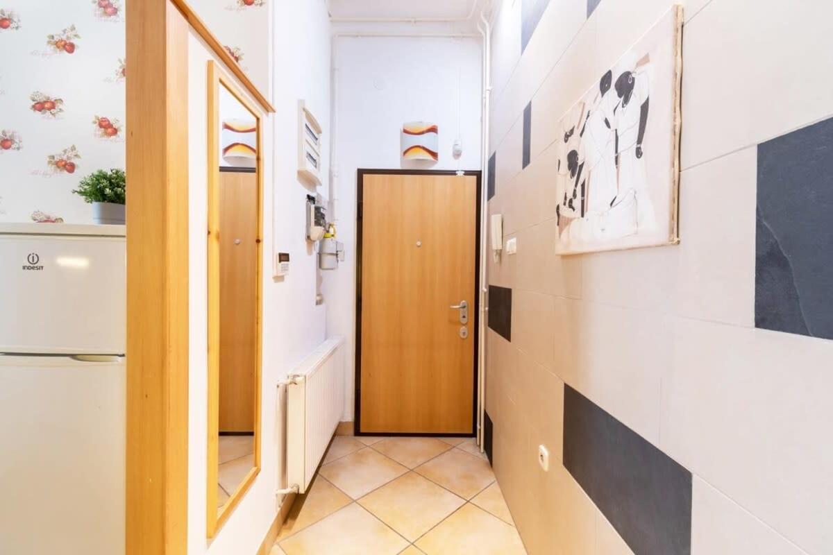 Spacious And Comfy Very Apartment Budapest
