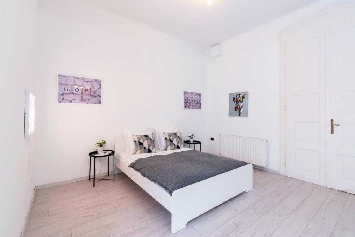 Spacious And Comfy Very *