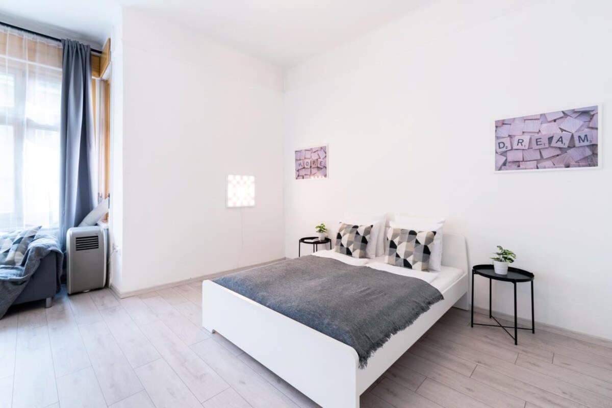 Apartment Spacious And Comfy Very Budapest
