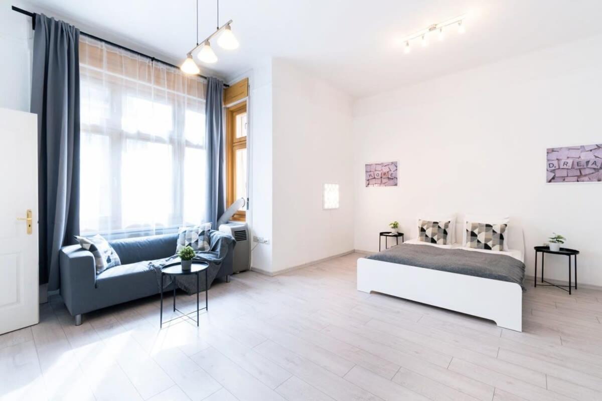 Apartment Spacious And Comfy Very Budapest